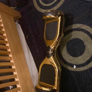 Paid 750 but due to scratches and no charger sellin it for 200 Bluetooth lightup